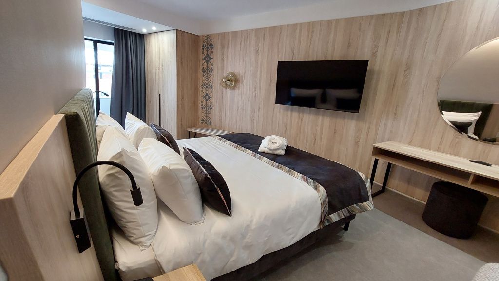Cum arată cel mai nou hotel din România, construit pe proprietatea unui fost mare boier - Imagine 36