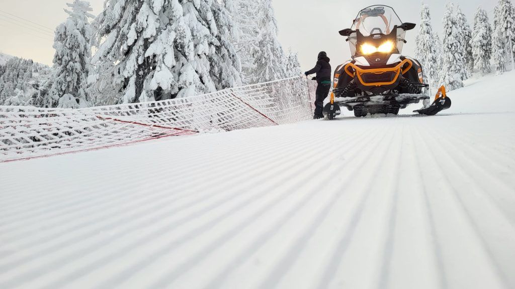 Pe ce pârtii se schiază în Poiana Brașov și cât costă transportul pe cablu