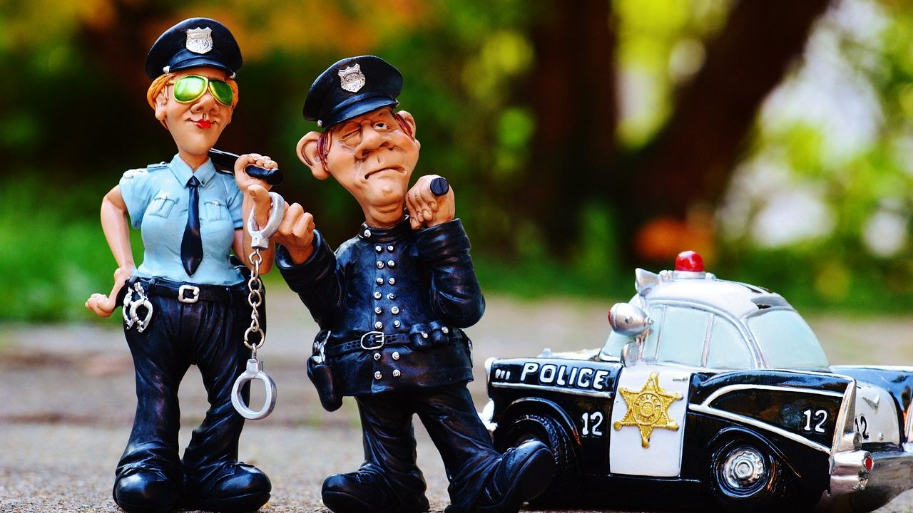 DIICOT a ridicat de la ANAF Gorj pliculetele suspecte de a fi etnobotanice, la trei zile dupa ce Wall-Street.ro a scris despre subiect