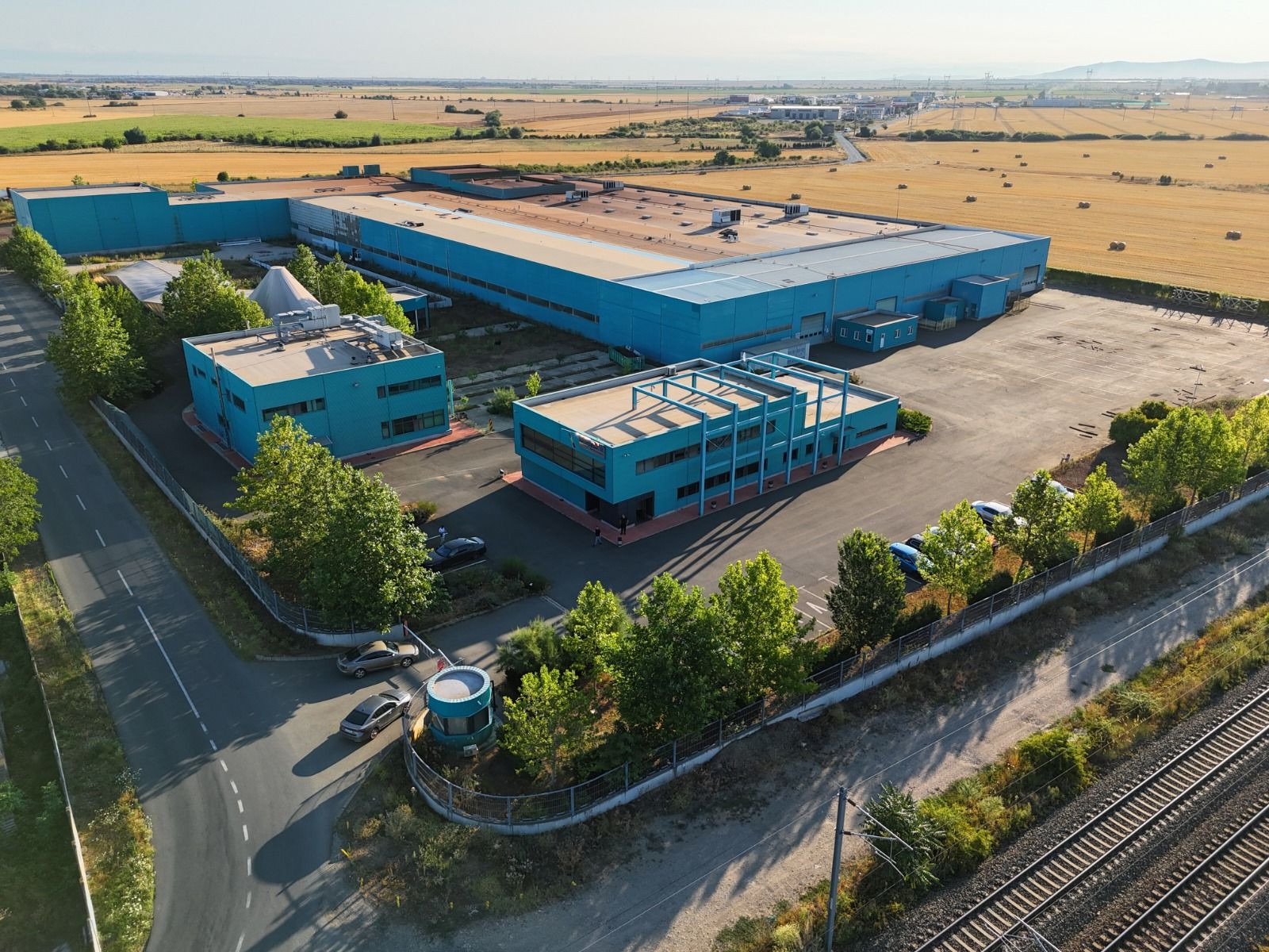 O fabrică românească își schimbă proprietarul și se întoarce la treabă: 4,5 mil. euro pentru platforma P.A.B. din Arad