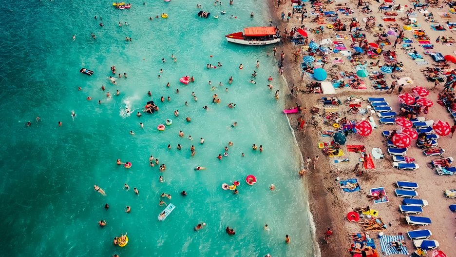 Vești bune pentru românii care vor să-și petreacă vacanța de vară în Mamaia: evenimente speciale în anul aniversar al stațiunii