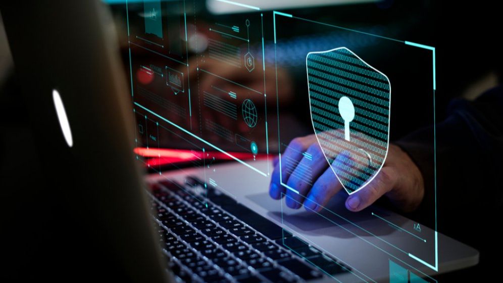 Raport PwC: Peste 60% dintre directorii generali și de tehnologie de la nivel global anticipează o creștere a criminalității cibernetice în 2022