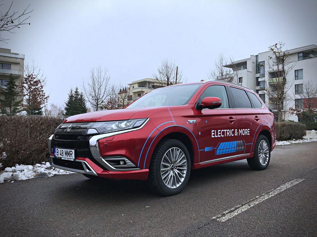 Mitsubishi Outlander PHEV - Imagine 1