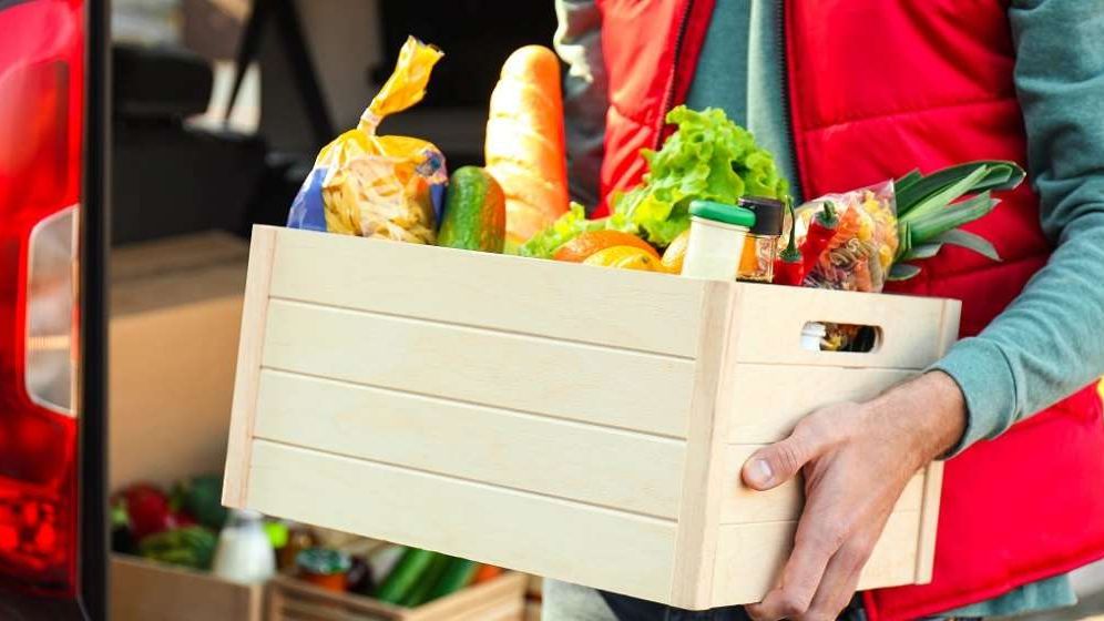 Românii au făcut cumpărături de 500 mil. lei prin Bringo. Câți bani au dat pe apă, banane și pătrunjel
