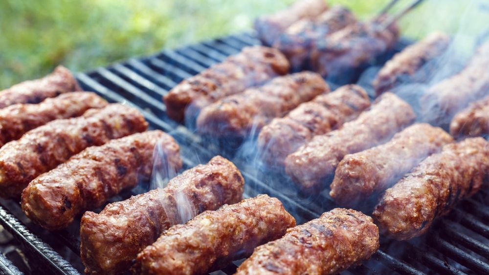 30 de milioane de mici vor 'sfarai' pe gratare in minivacanta de 1 Mai