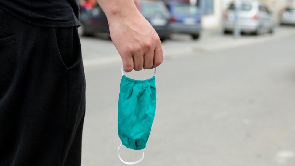 Măştile de protecţie, obligatorii în zonele aglomerate din Sălaj, pe tot parcursul stării de alertă