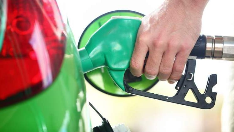 Majorarea accizei la carburanti poate aduce pierderi la bugetul de stat