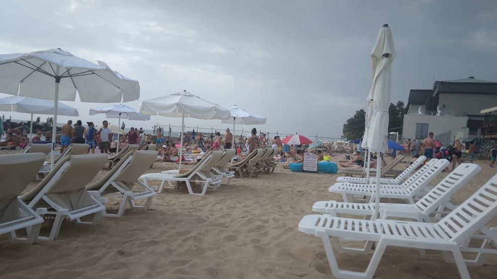 GALERIE FOTO | Golden Sands sau, mai degrabă, Romanian Sands: cât costă un șezlong într-una dintre cele mai căutate stațiuni de la malul mării bulgăresc