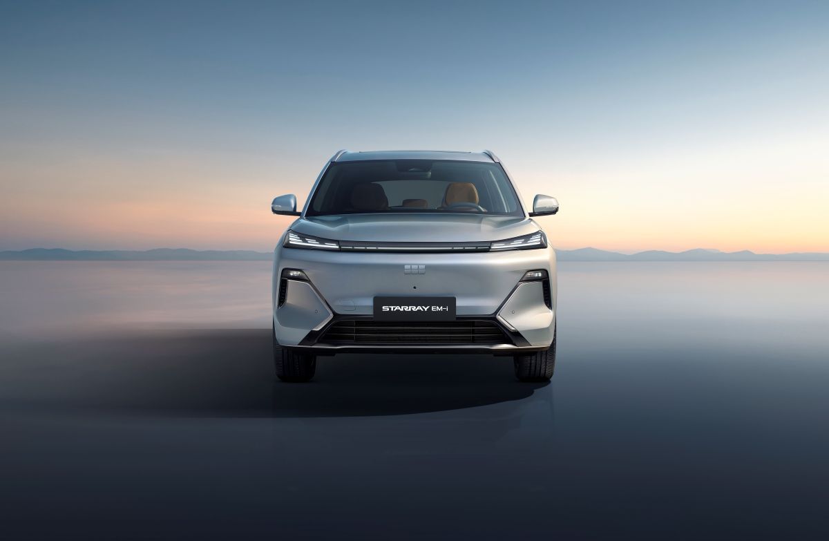 Geely va lansa un nou SUV plug-in hibrid în România. Cât va costa și când va fi disponibil - Poza 3