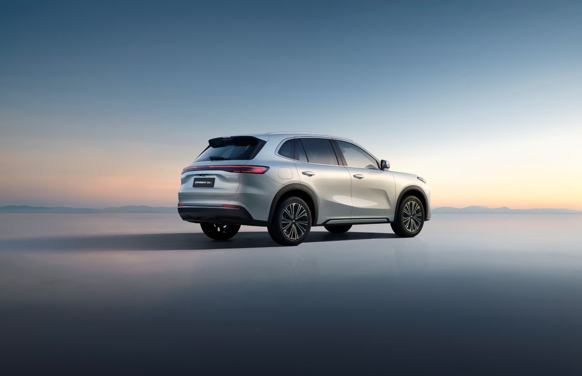 Geely va lansa un nou SUV plug-in hibrid în România. Cât va costa și când va fi disponibil - Poza 4