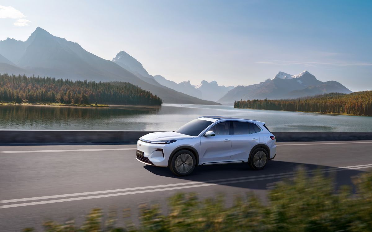 Geely va lansa un nou SUV plug-in hibrid în România. Cât va costa și când va fi disponibil - Poza 1