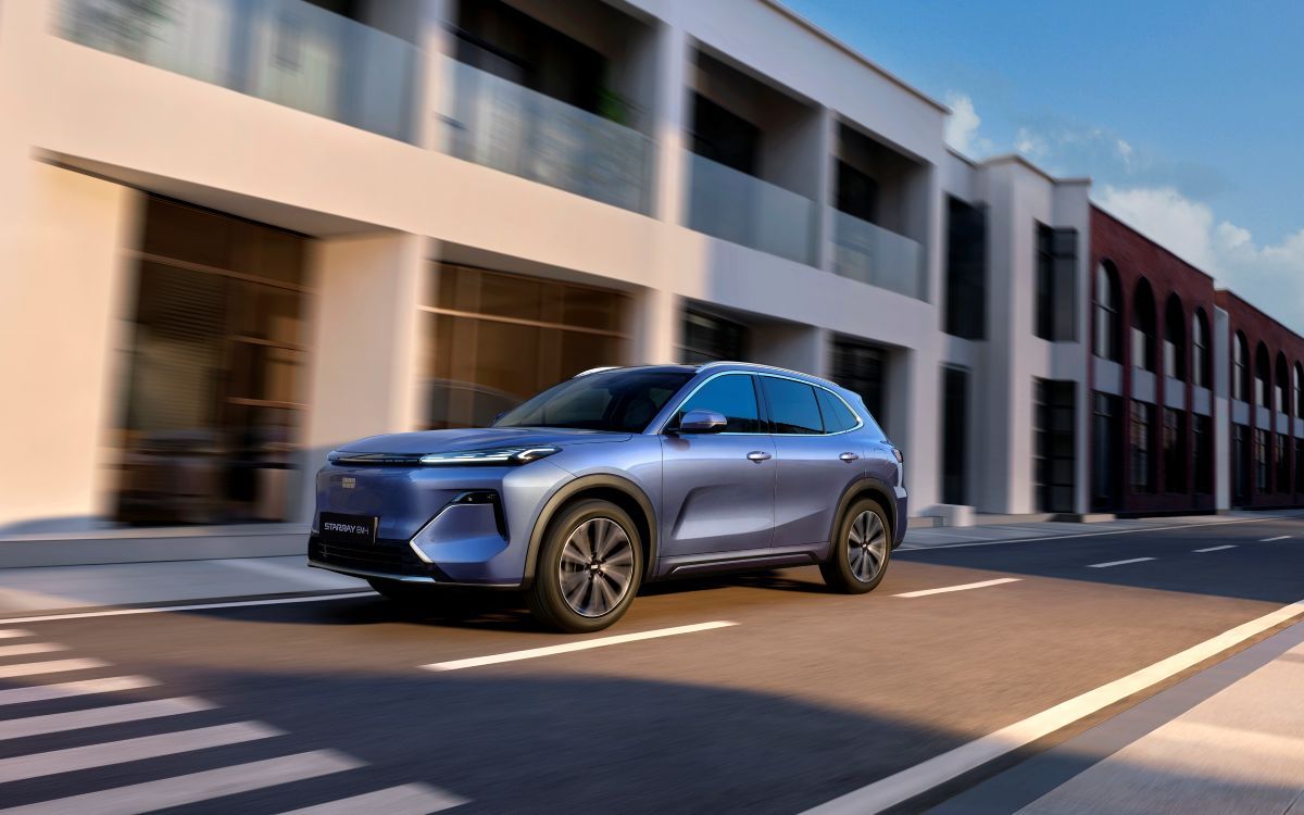 Geely va lansa un nou SUV plug-in hibrid în România. Cât va costa și când va fi disponibil - Poza 9