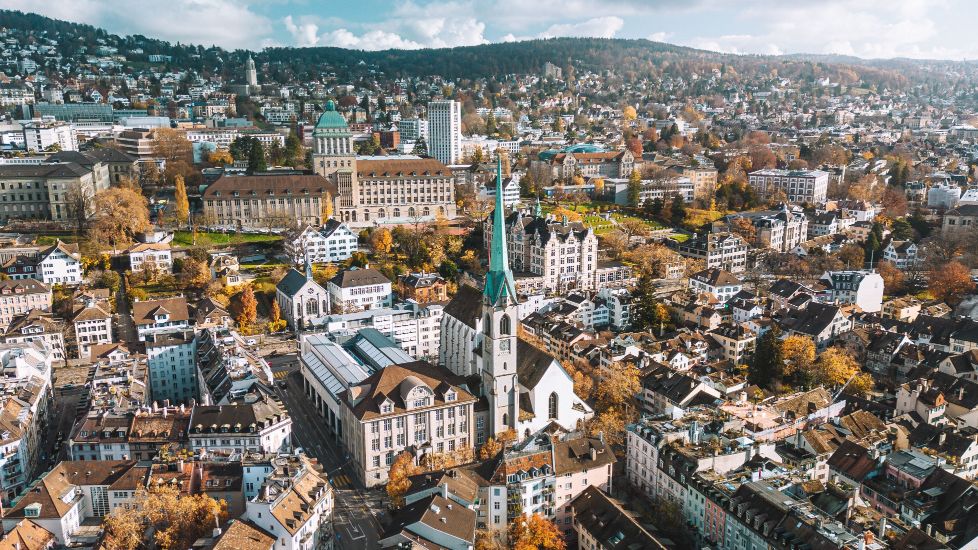 Schimbări în clasamentul celor mai scumpe orașe din lume. New York-ul, devansat de două orașe care nu au o rezonanță la fel de mare