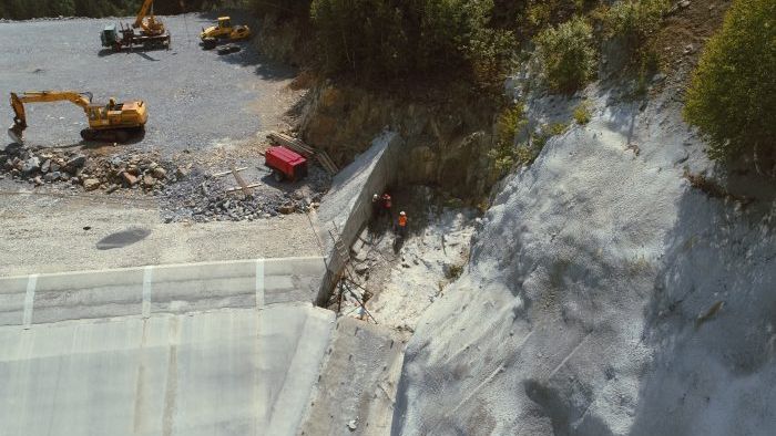 Barajul de la Runcu, început pe vremea lui Ceaușescu, ar putea fi gata anul viitor
