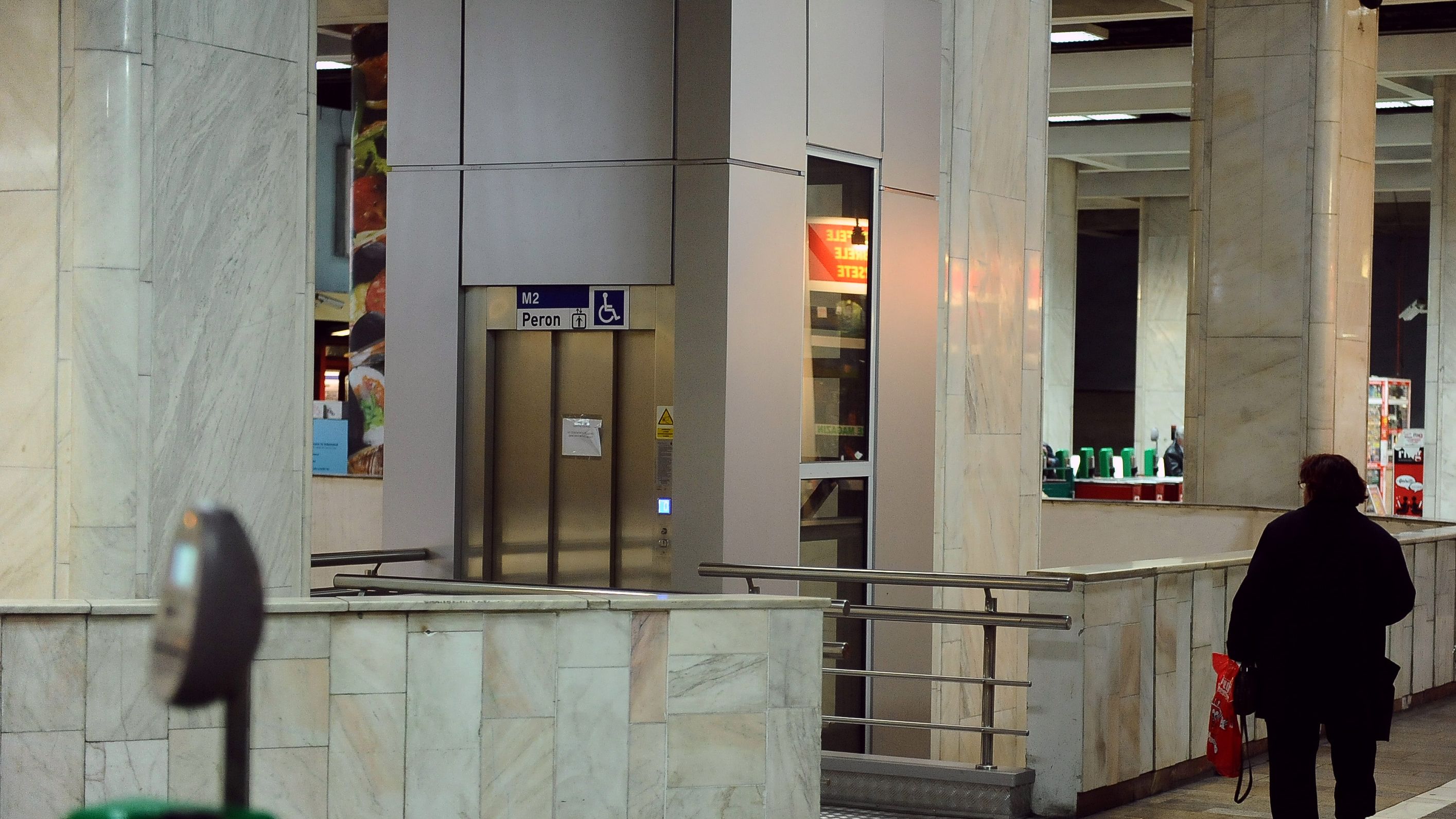 Metrorex a pus in functiune noi lifturi si un escalator in statiile de metrou