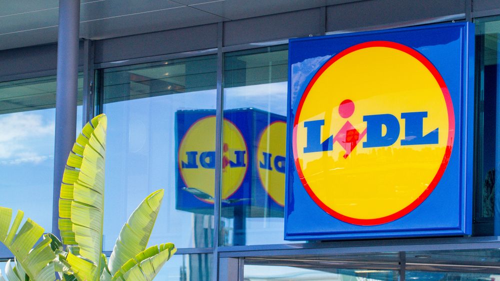 Joburi de vară pentru tineri la Lidl, în magazinele de pe litoral. Care este salariul