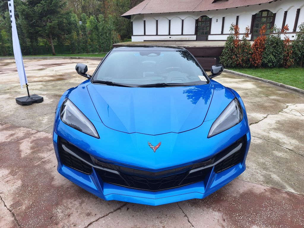 [FOTO] Legendarul Corvette ajunge în România. Cât costă monstrul american cu până la 670CP - Imagine 2