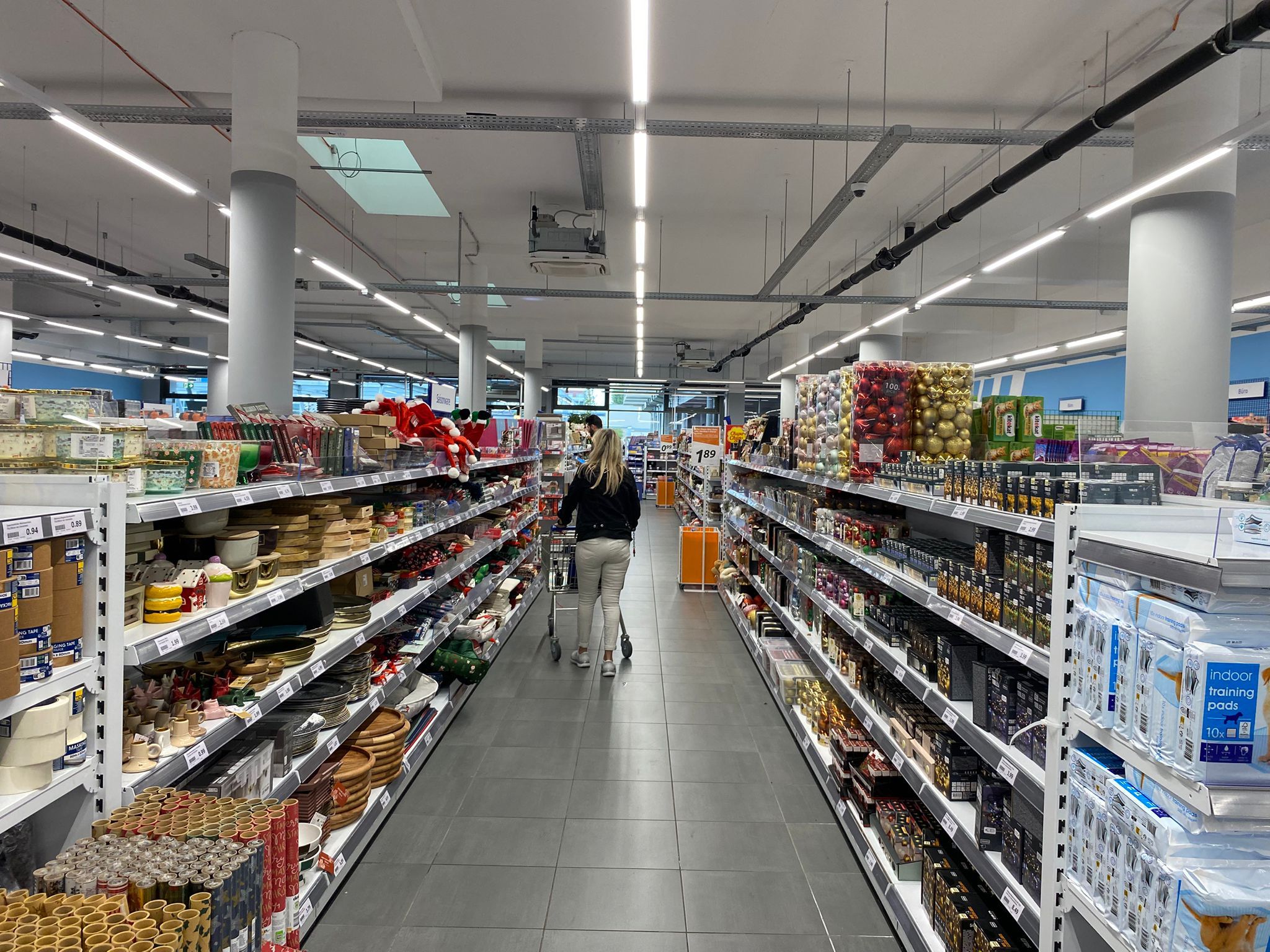 FOTO&nbsp; Cum arată noul lanț olandez de magazine Action care urmează să intre pe piața din România - Poza 18