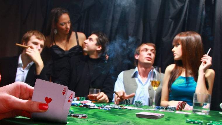 Perchezitii la o firma de jocuri de noroc din Bucuresti si la persoane care ar fi organizat ilegal turnee de poker