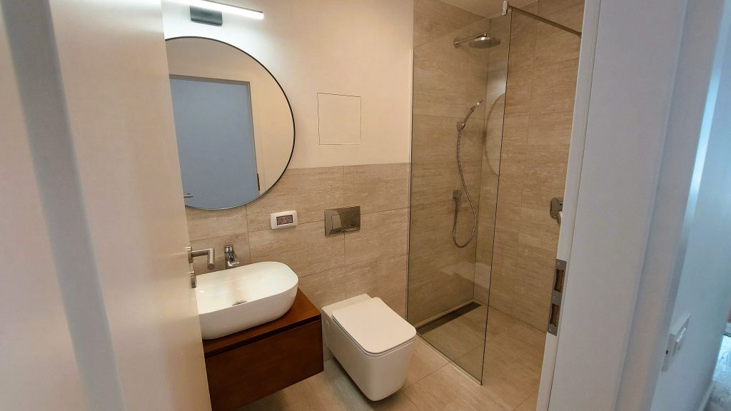 GALERIE FOTO | Cum arată un penthouse de 325.000 de euro dintr-un complex exclusivist din nordul Ca - Imagine 18
