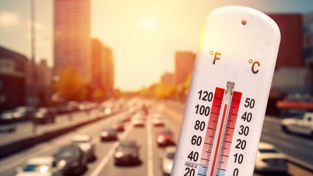 Avertizare meteo: Scăpăm de codul roșu, dar rămânem cu un cod portocaliu de caniculă. ANM a emis și alerte de vijelii puternice