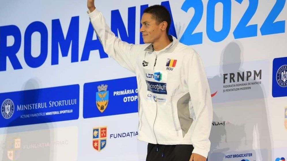 Încă o medalie de AUR pentru David Popovici: românul a câștigat proba de 200 m liber