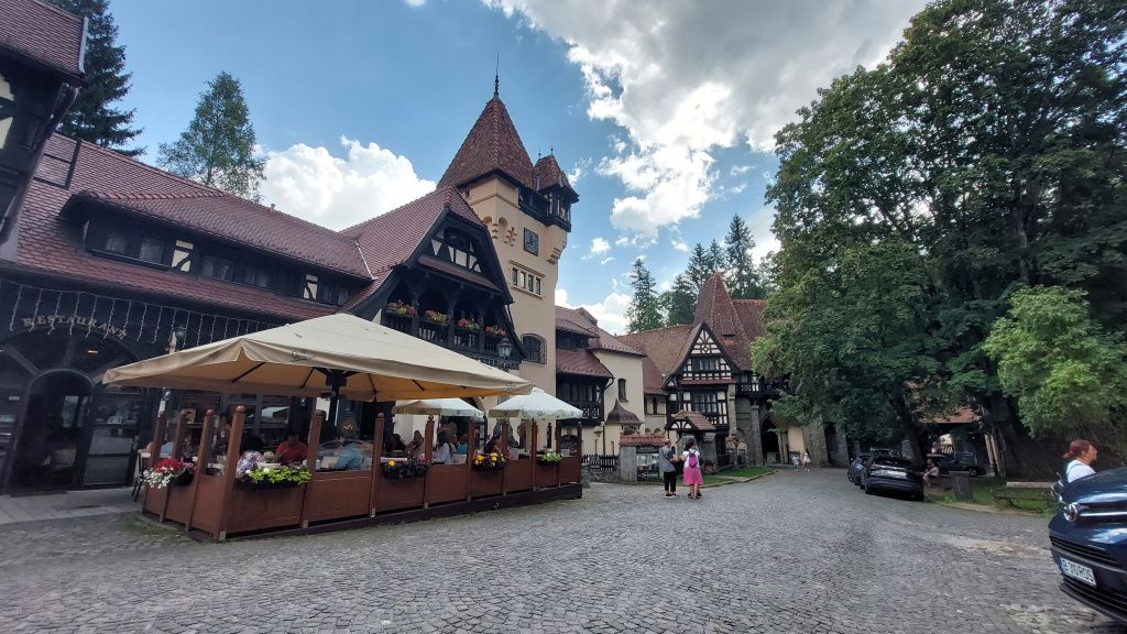 GALERIE FOTO | O vizită la Domeniul Regal Peleș. Cum arată șantierul noii unități de cazare ș - Imagine 44