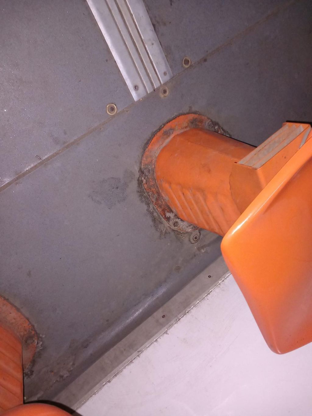 FOTO | Piedone trece la controalele pe șine: retrage zeci de tramvaie - Imagine 19