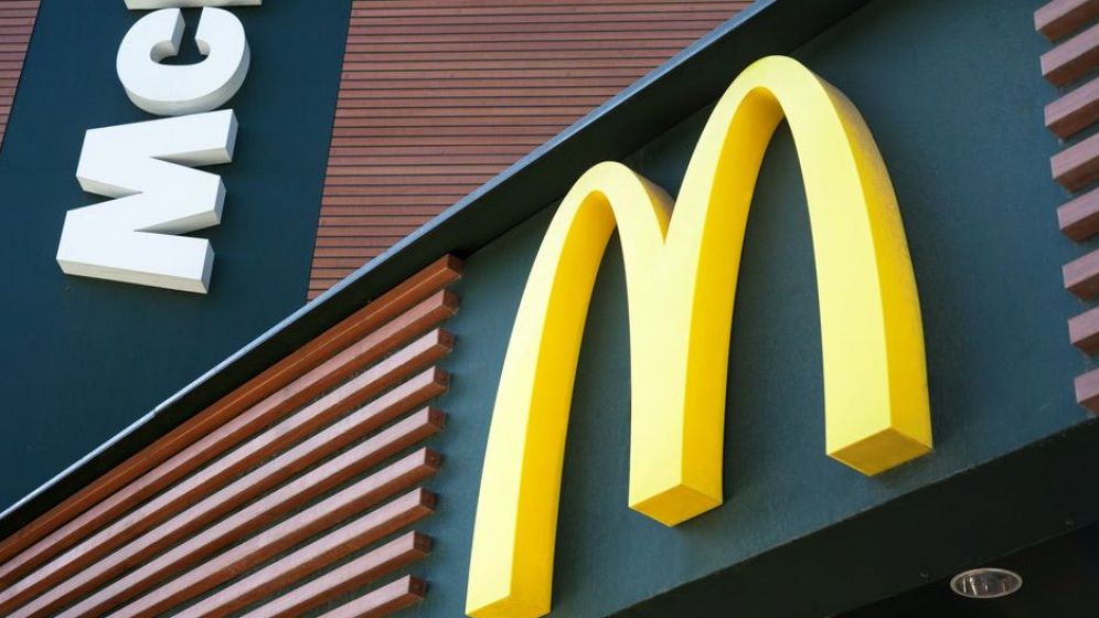 Val de solidaritate: McDonald`s livrează mâncare, Kaufland donează măști