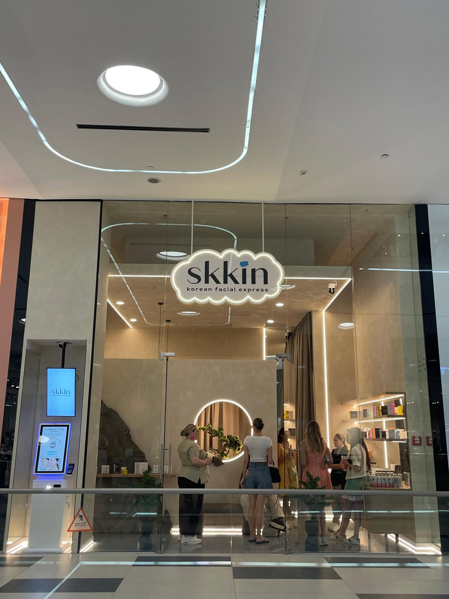 Brandul de skincare SKKIN intră în Mega Mall și mizează pe tratamente faciale inspirate de ritualurile coreene