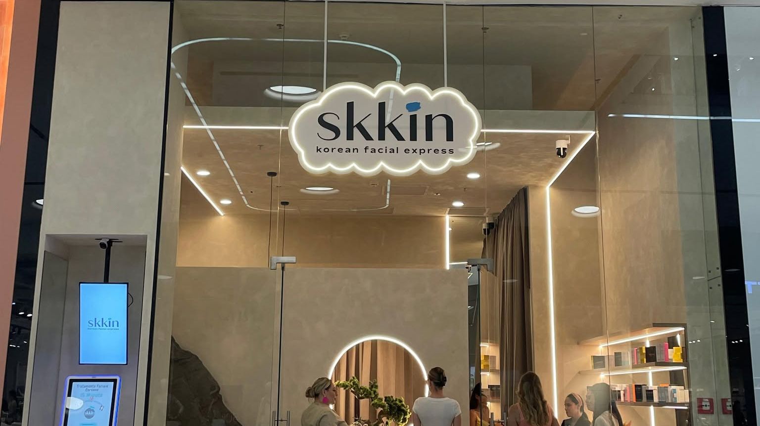 Brandul de skincare SKKIN intră în Mega Mall și mizează pe tratamente faciale inspirate de ritualurile coreene