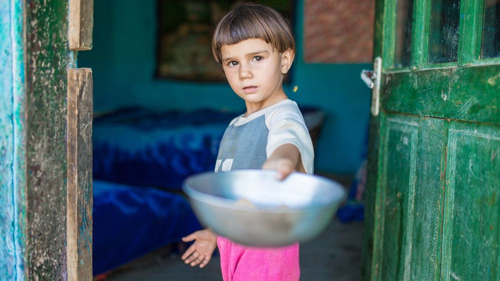 INS: Aproape unul din cinci români trăia în sărăcie în 2025. Unde s-a înregistrat cel mai mare risc de excluziune socială
