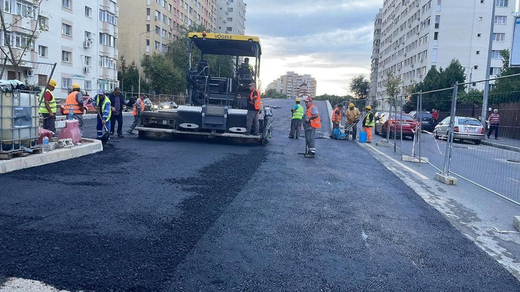 A început asfaltarea Pasajului Doamna Ghica. Când se va putea circula pe el - Imagine 3