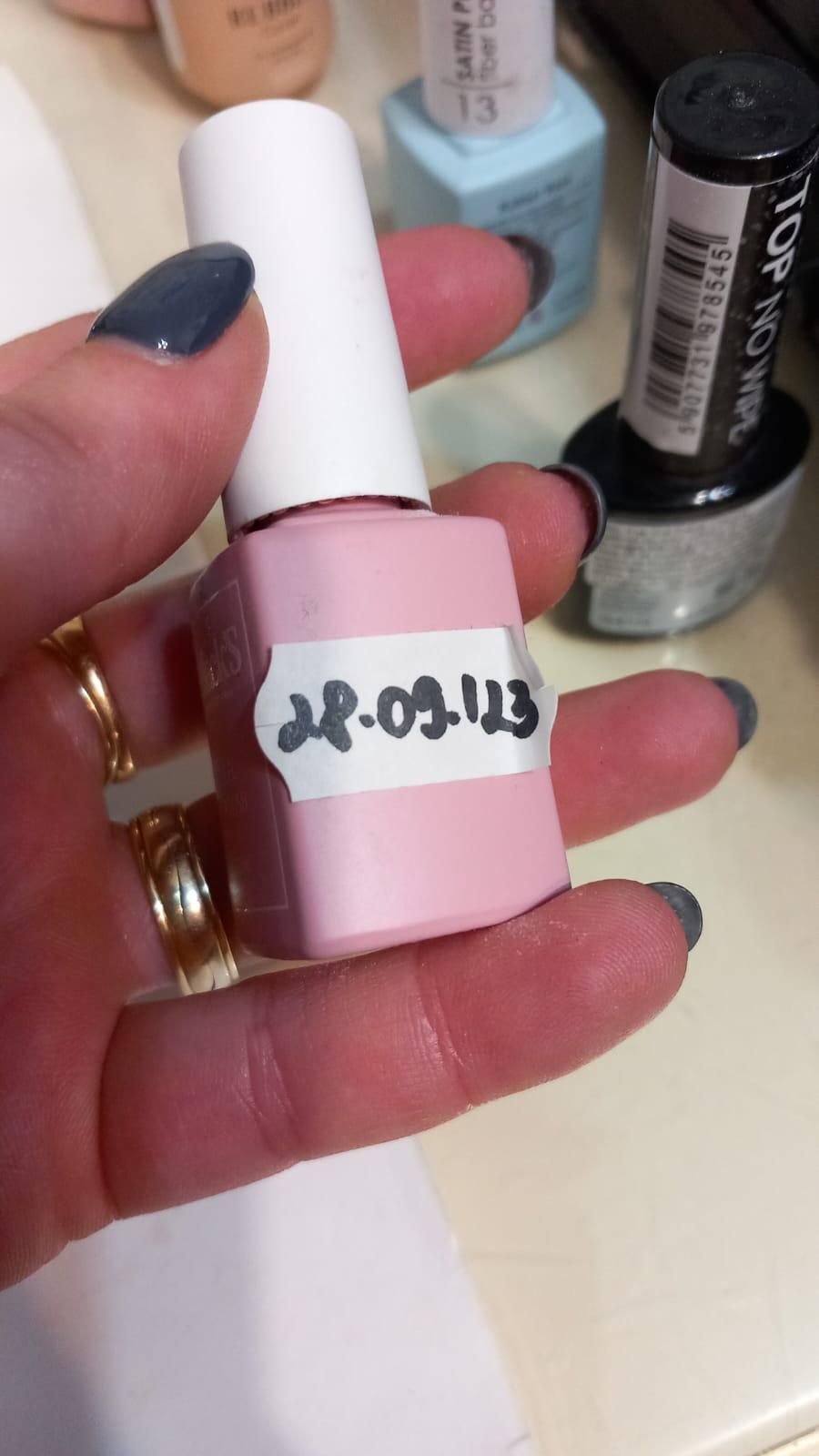 ANPC împarte amenzi de peste 1,2 milioane de lei la firme din domeniile beauty și makeup - Poza 27