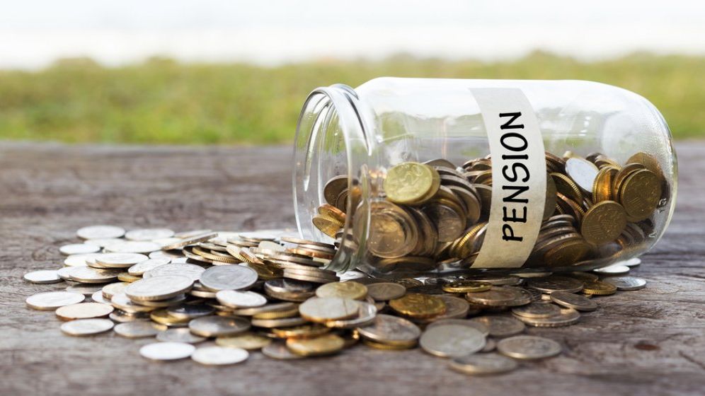 Guvernul modifica varsta de pensionare a femeilor. Angajatorul nu poate refuza cererea