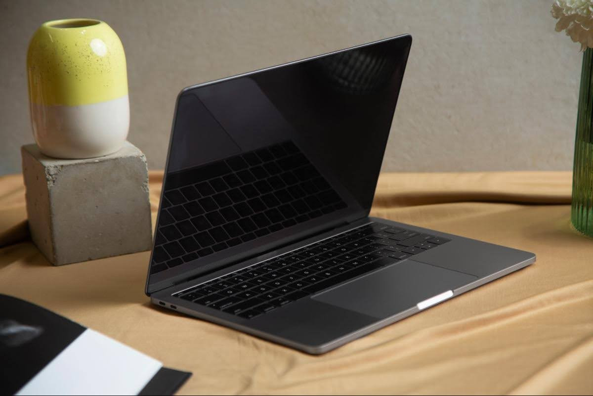 Cum poți cumpăra un laptop cu mai puțini bani