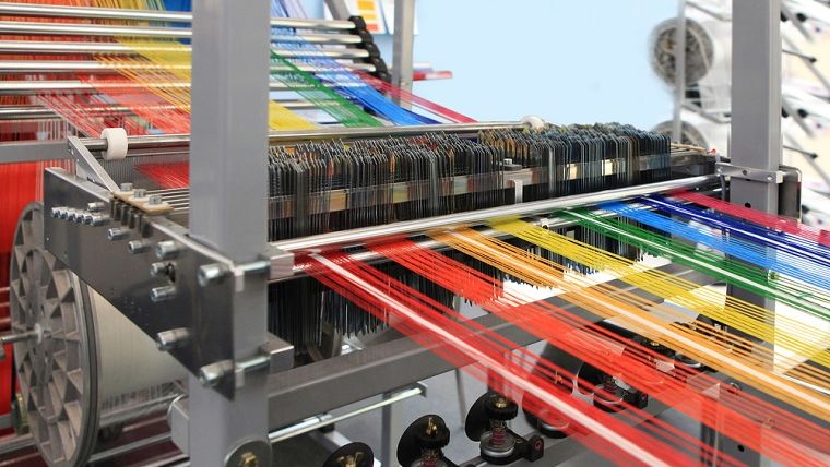 Cea mai mare provocare a industriei textile romanesti: lipsa tesaturilor si a materialelor proprii. Cat ar costa o tesatorie sau o filatura si cum ar ajuta economia