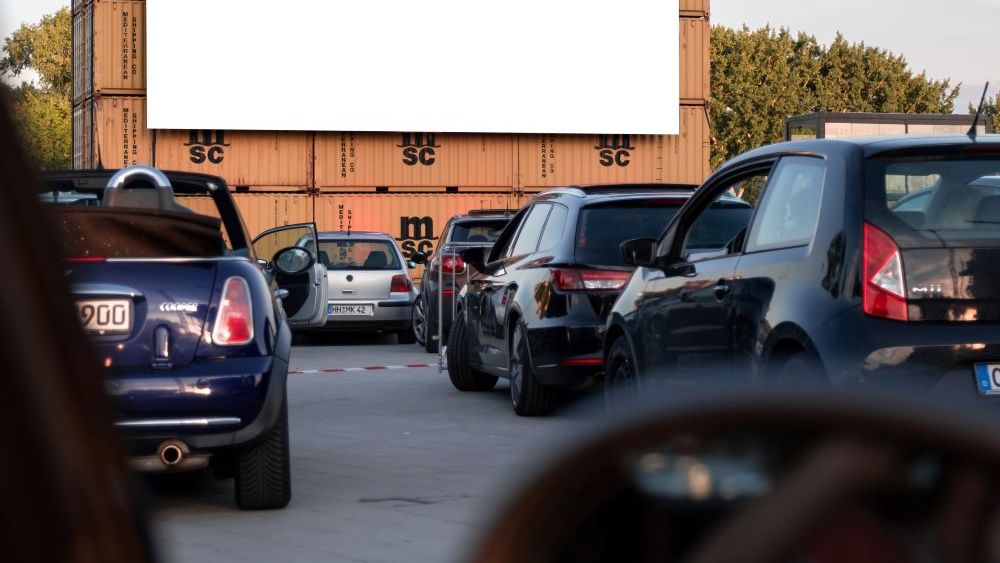 Cinema drive-in la Sibiu. Prima proiecție, un film despre artă stradală