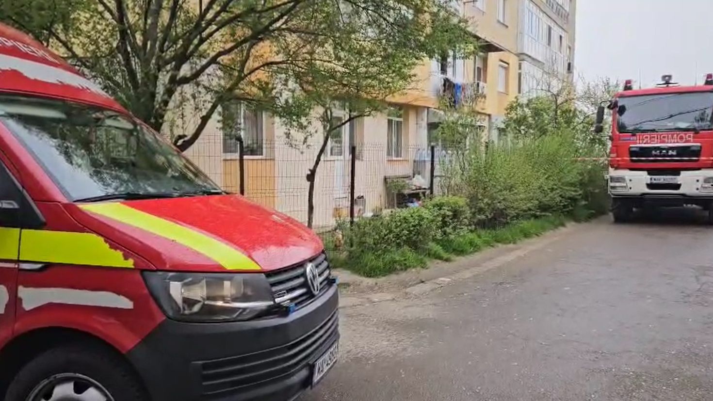 FOTO | Explozie la un bloc din Balș. S-a declanșat planul roșu de intervenție