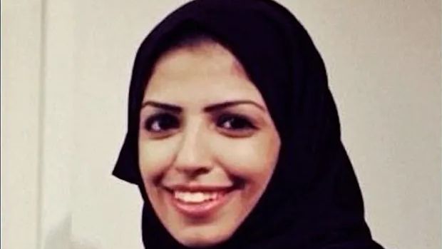 O femeie saudită a primit 34 de ani de închisoare pentru că folosea Twitter