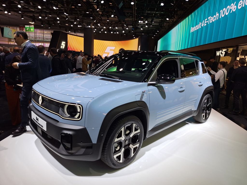 GALERIE FOTO | Noul Renault 4 E-Tech Electric a fost lansat la Paris. Cum arată, cât costă și ce - Imagine 11