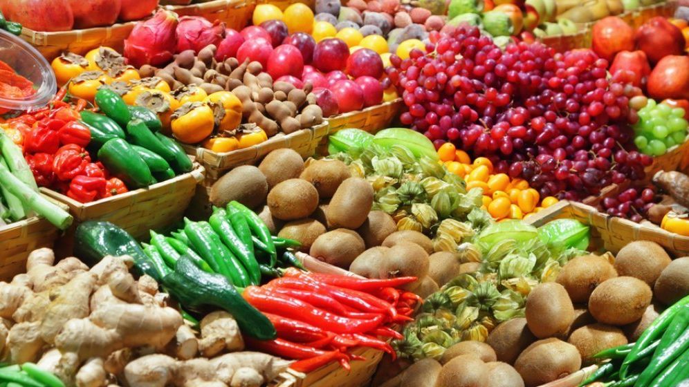 Aproape 2% din legumele și fructele importate analizate de ANSVSA conțin reziduuri de pesticide peste limita admisă