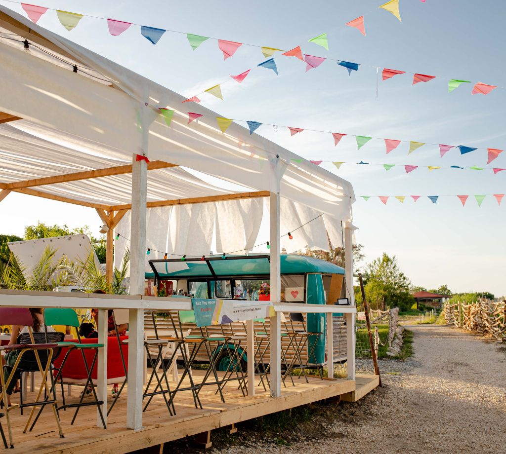 FOTO | Ai da garsoniera ta pe un Tiny House sau o casă modulară? Prețurile încep de la 7.000 de - Imagine 12