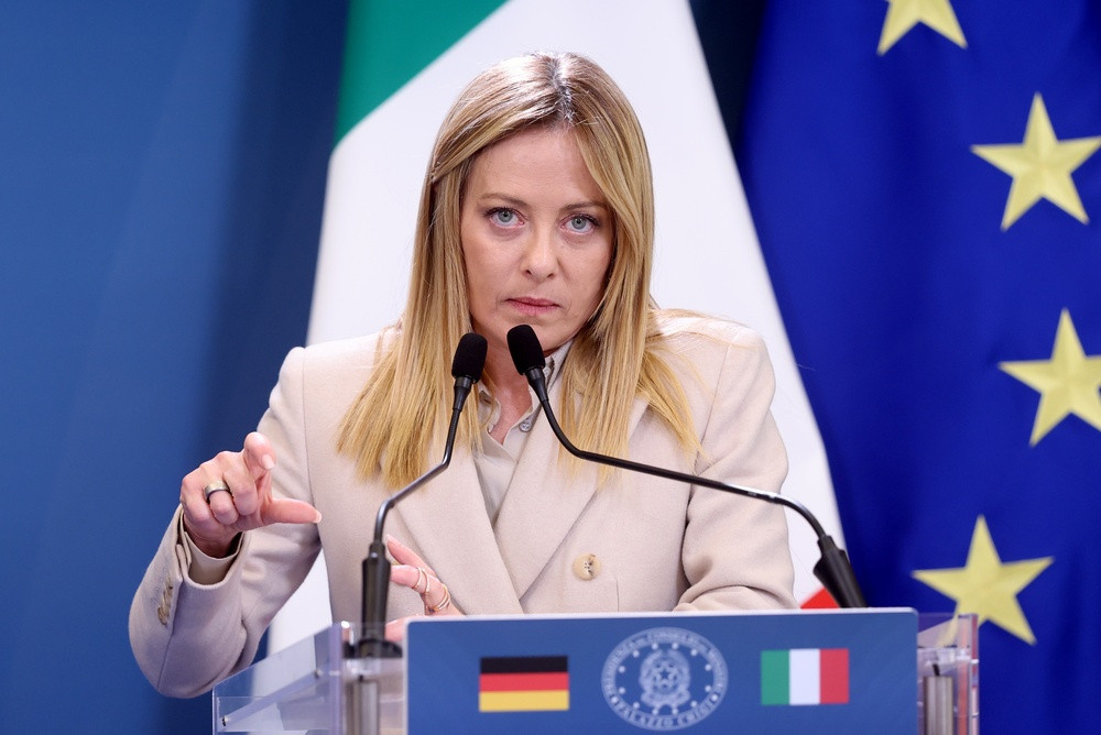 Meloni il critică pe Trump după ce a bătut palma cu Putin: Acordul pe motorină este „foarte riscant”