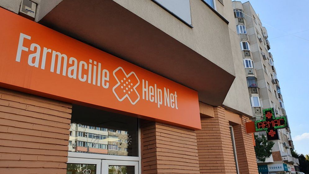 Peste 270 de farmacii Help Net oferă gratuit apă și electroliți în zilele caniculare