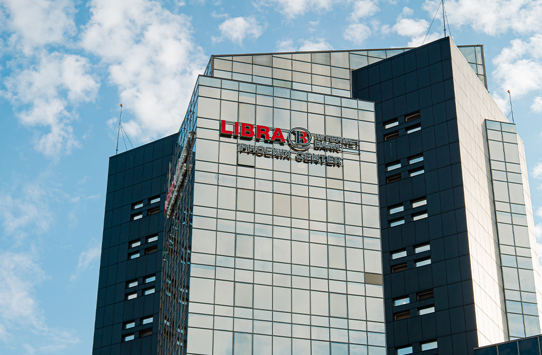Reacția Libra după ce asistentul AI al băncii i-a spus unui client „idiotule”. Banca spune că Lia a preluat limbajul oamenilor și anunță noi restricții