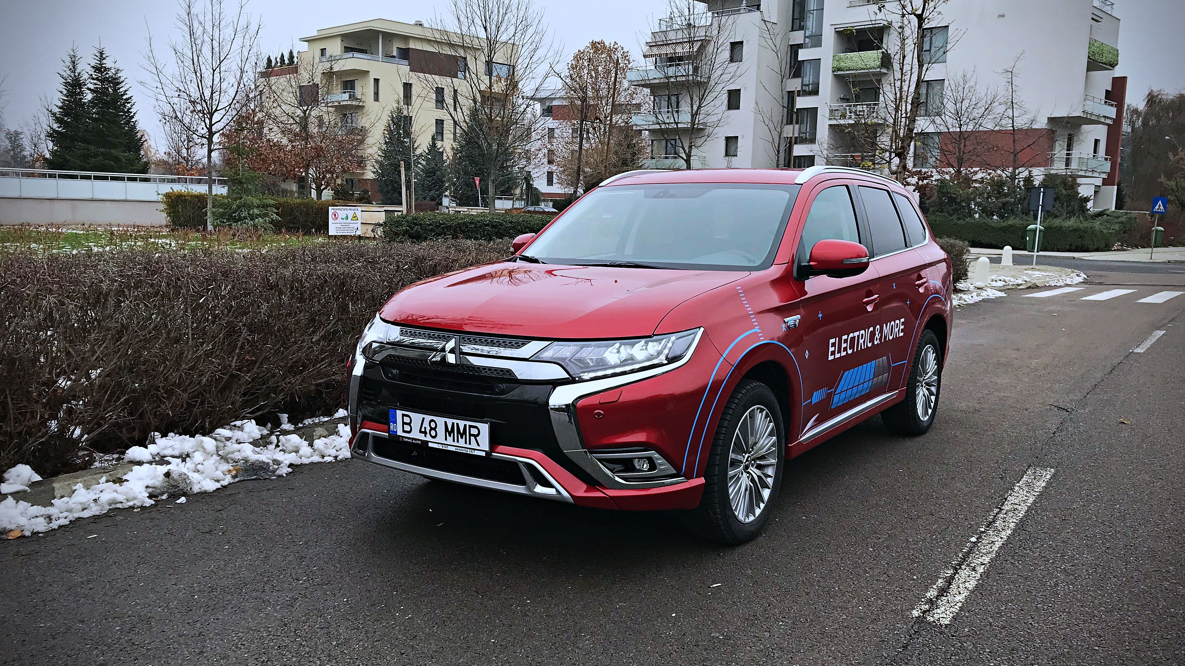 Test drive cu Mitsubishi Outlander PHEV, un SUV hibrid plug-in economic