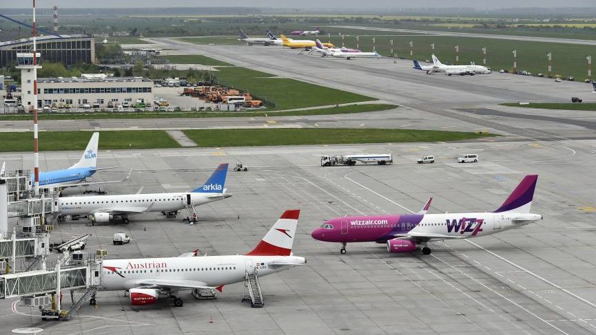 UPDATE Controlorii de trafic au intrat in greva. Sase zboruri Ryanair au fost anulate, celelalte curse au intarzieri