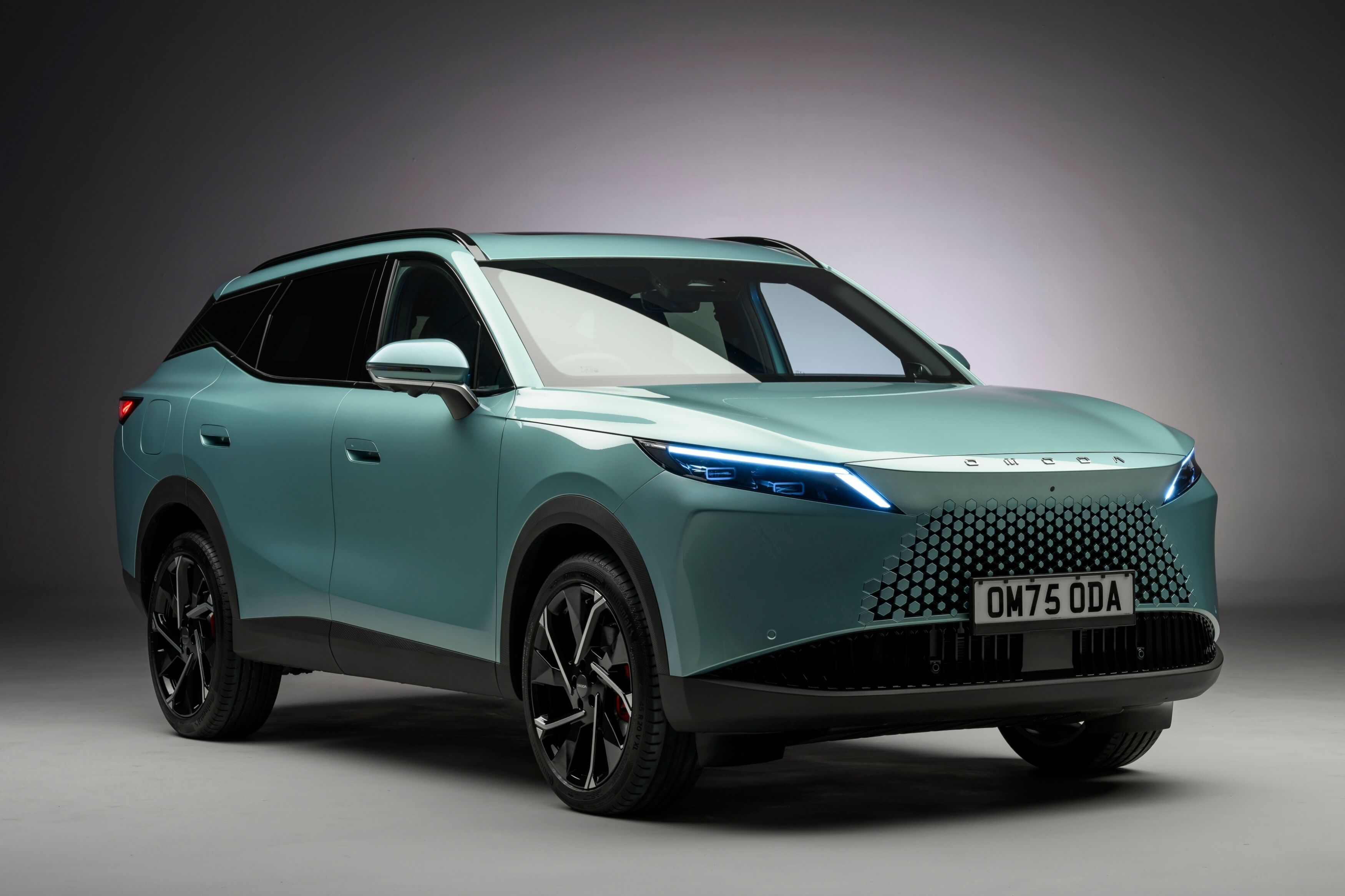 FOTO | Omoda 7 a ajuns în România și completează gama constructorului chinez. Ce performanțe are SUV-ul plug-in hibrid - Poza 3