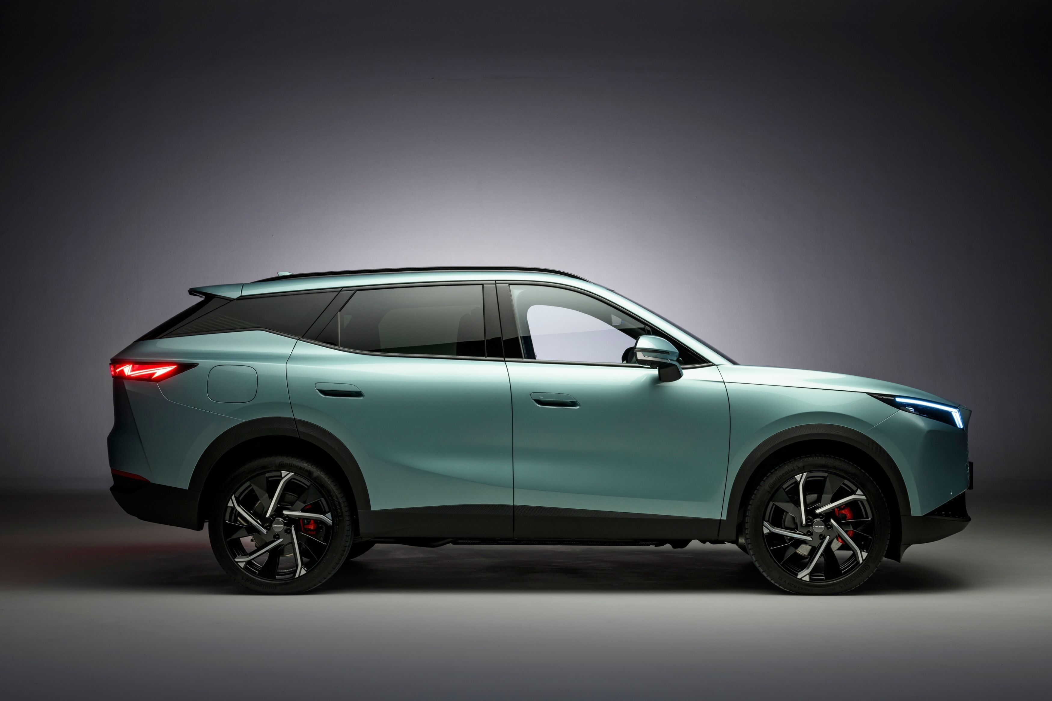 FOTO | Omoda 7 a ajuns în România și completează gama constructorului chinez. Ce performanțe are SUV-ul plug-in hibrid - Poza 5